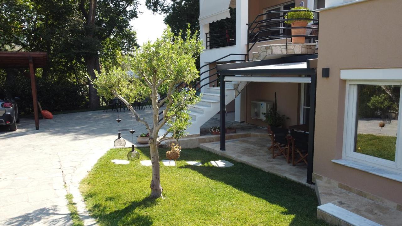 Villa Dioni Luxury House à Nea Iraklitsa Extérieur photo