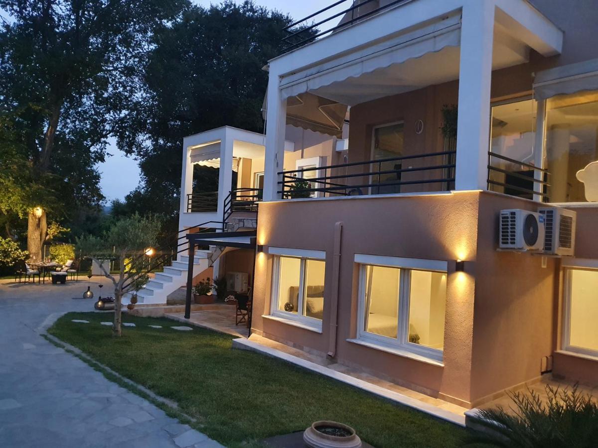 Villa Dioni Luxury House à Nea Iraklitsa Extérieur photo