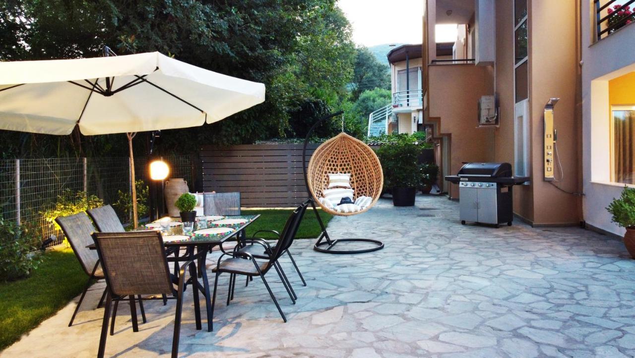 Villa Dioni Luxury House à Nea Iraklitsa Extérieur photo